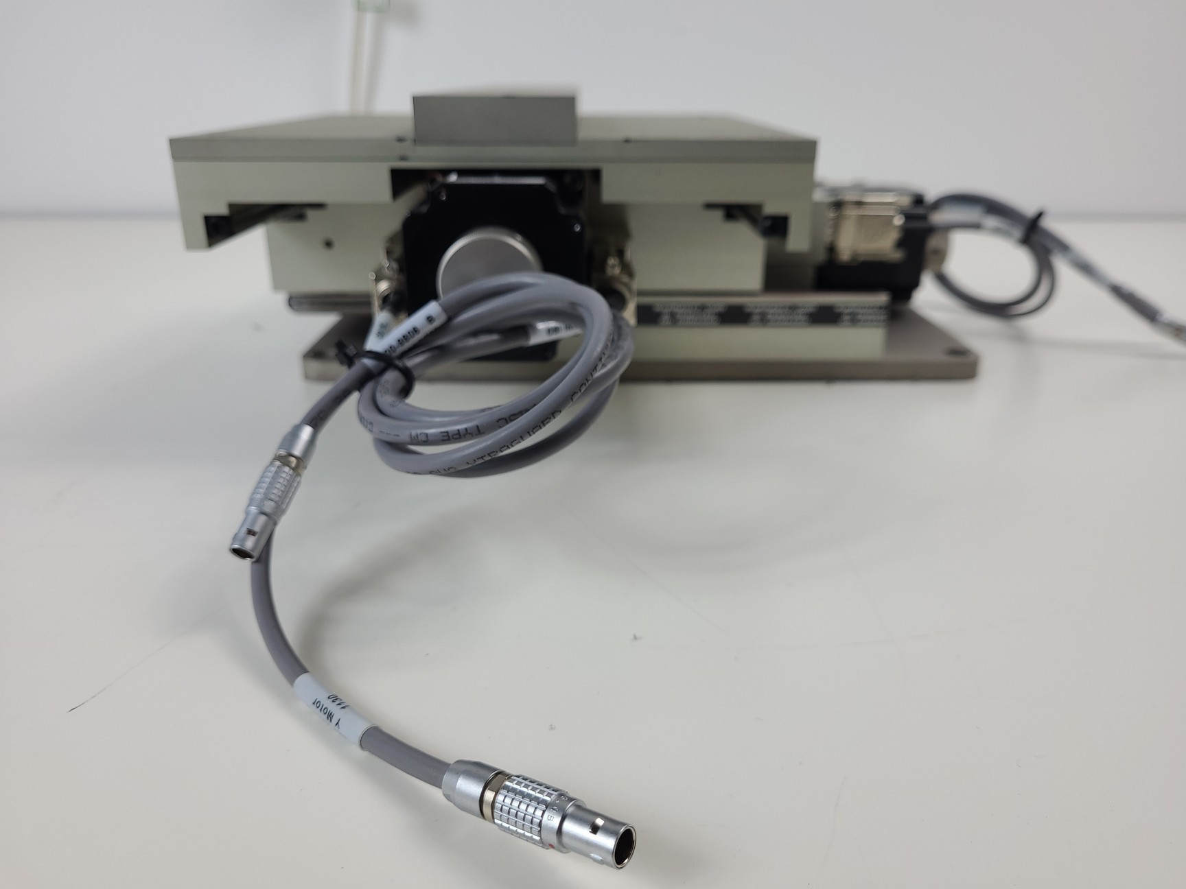Image of Beckman Coulter MoFlo Laser Cytomation System w/ MSC Class II Safety Cabinet Lab