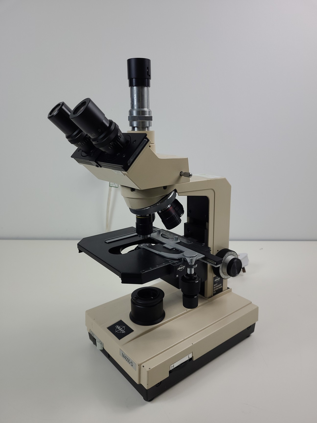 Swift M4000-D Microscope & 4 Objectives 100/1.25 40/0.65 10/0.25 4/0.10 Lab