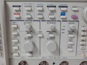Thumbnail image of Tektronix TDS 754D Four Channel Digital Oscilloscope