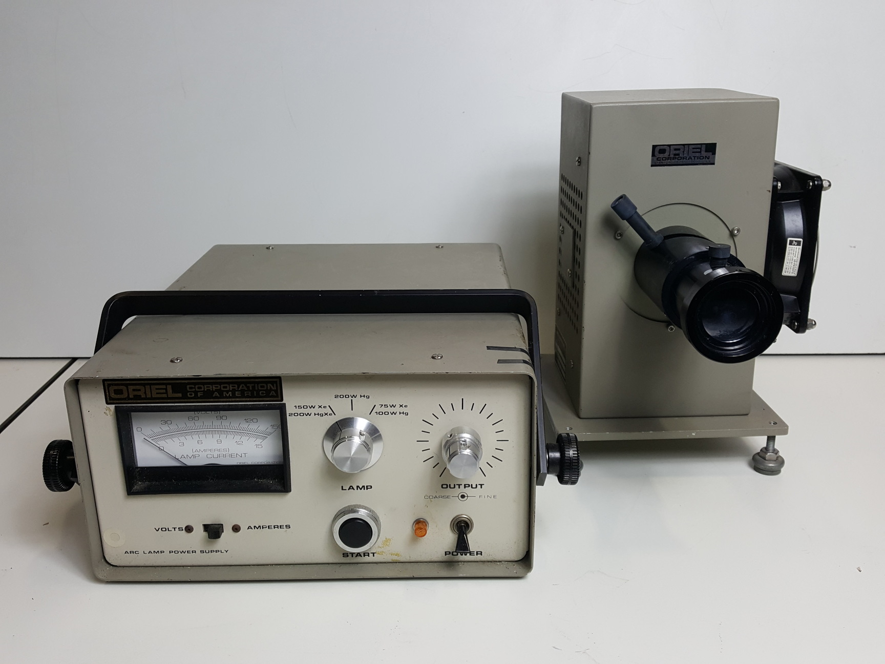 Oriel Corporation 8500 Arc Lamp Power Supply & Model 6137 UV Lamp Lab