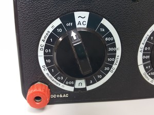 Thumbnail image of Vintage Universal Avometer Model 8 Mark V 8V/5/77