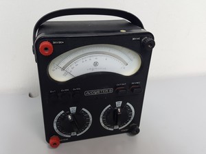 Thumbnail image of Vintage Universal Avometer Model 8 Mark V 8V/5/77