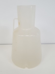 Thumbnail image of 6 x Sigma-Aldrich 2.5L Tunair Shake Flasks, 9 x Caps & Lining Filters Lab