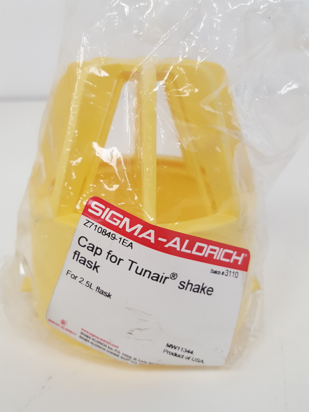 Image of 6 x Sigma-Aldrich 2.5L Tunair Shake Flasks, 9 x Caps & Lining Filters Lab