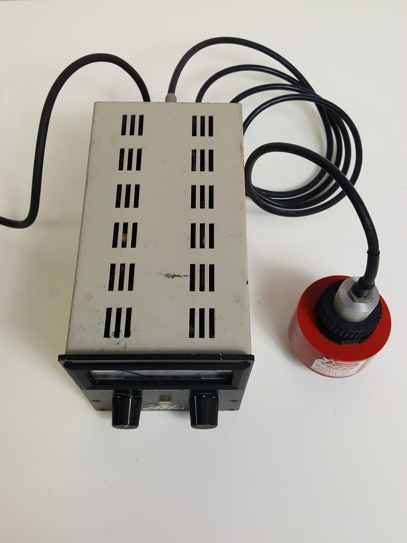 Image of Edwards Penning 8 Gauge Controller & Edwards Penning CP25-K CathoVacuum Gauge