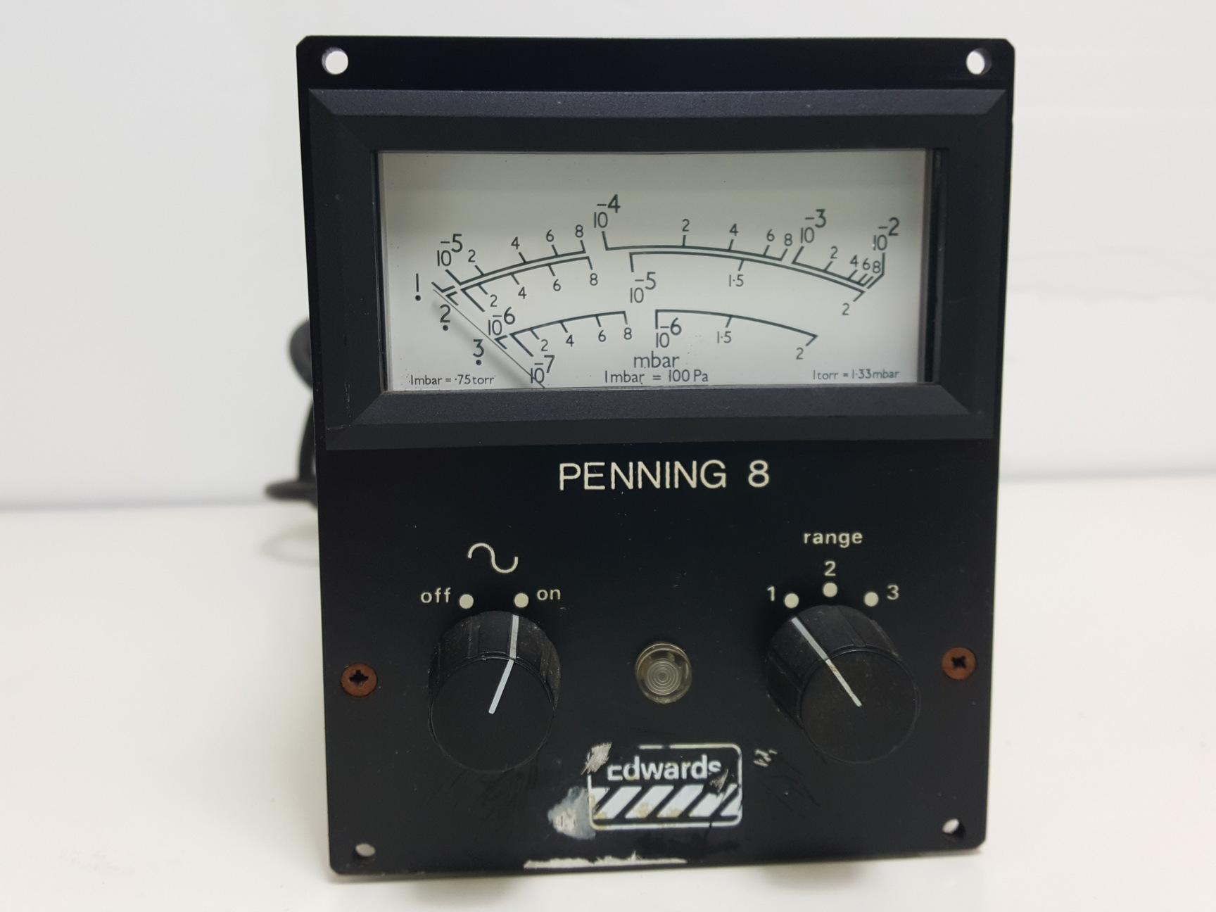 Image of Edwards Penning 8 Gauge Controller & Edwards Penning CP25-K CathoVacuum Gauge