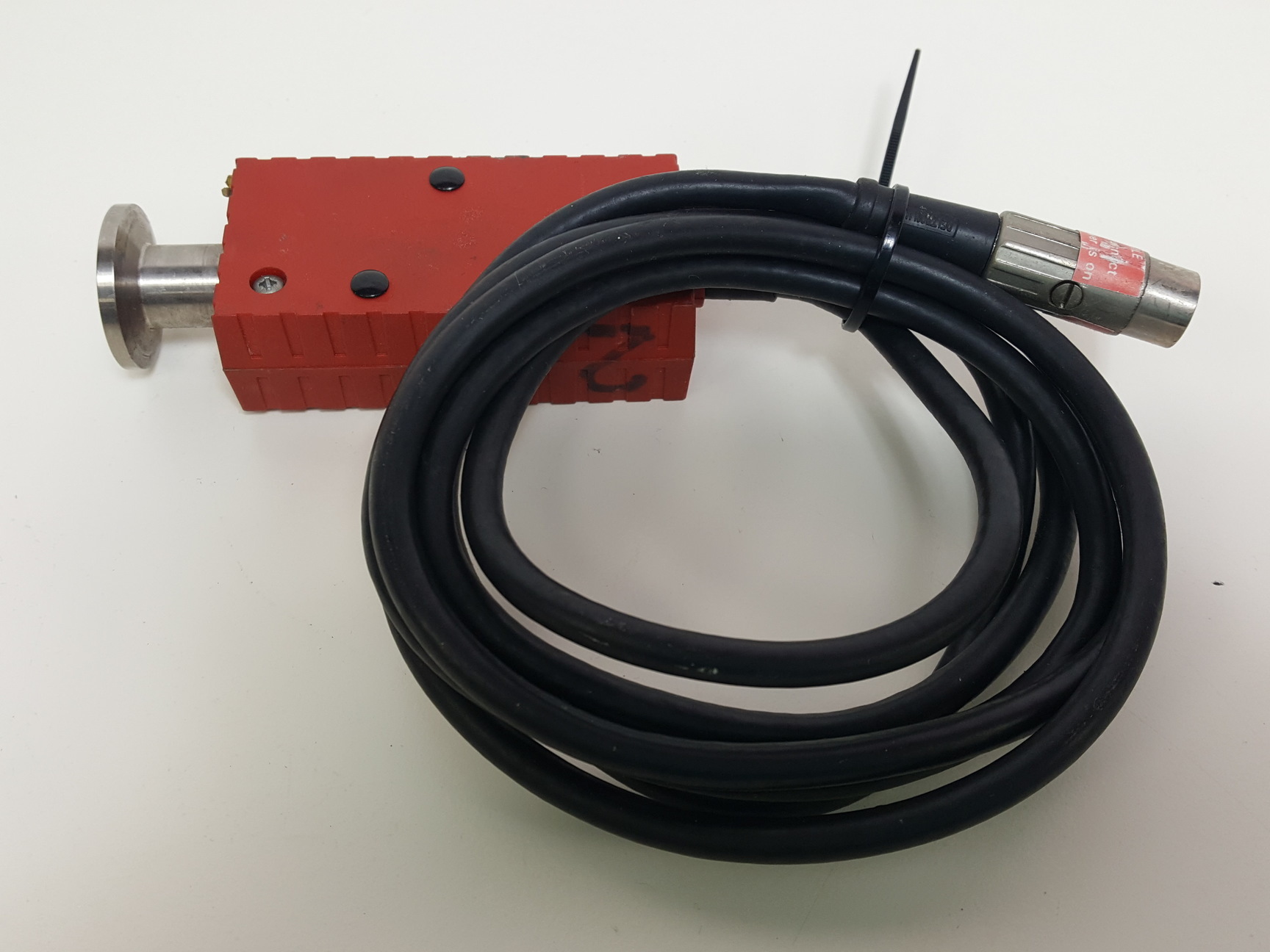 Image of Edwards PRM 10 Vacuum Gauge Head Corrosion Resistant Part no. D021-57-000 Lab
