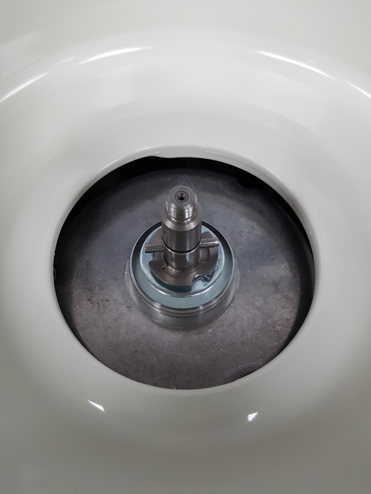 Image of Thermo Fisher Scientific Heraeus Pico 17 Benchtop Centrifuge Lab