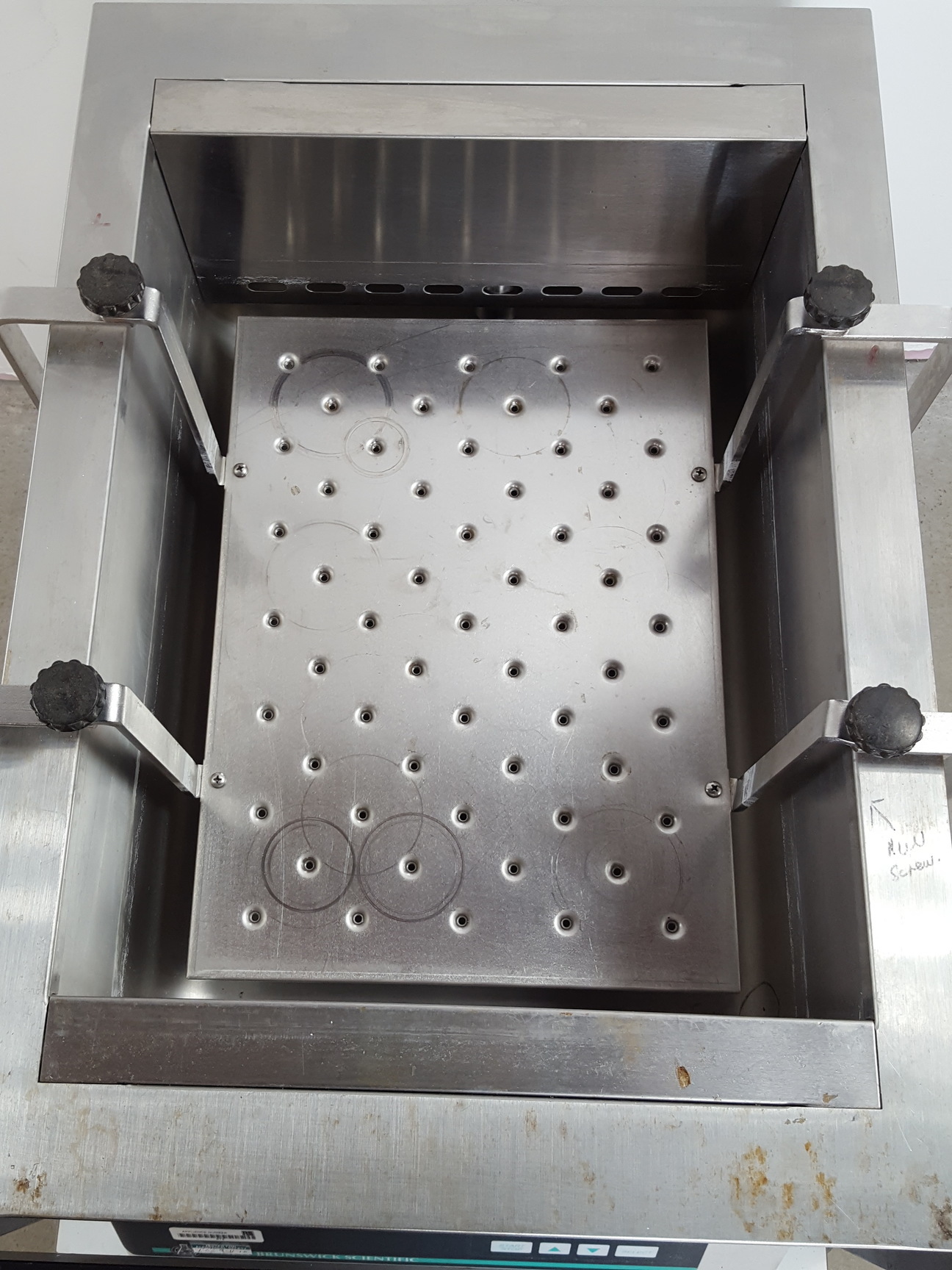 Image of New Brunswick Scientific Innova 3100 Shaking Water Bath Lab 
