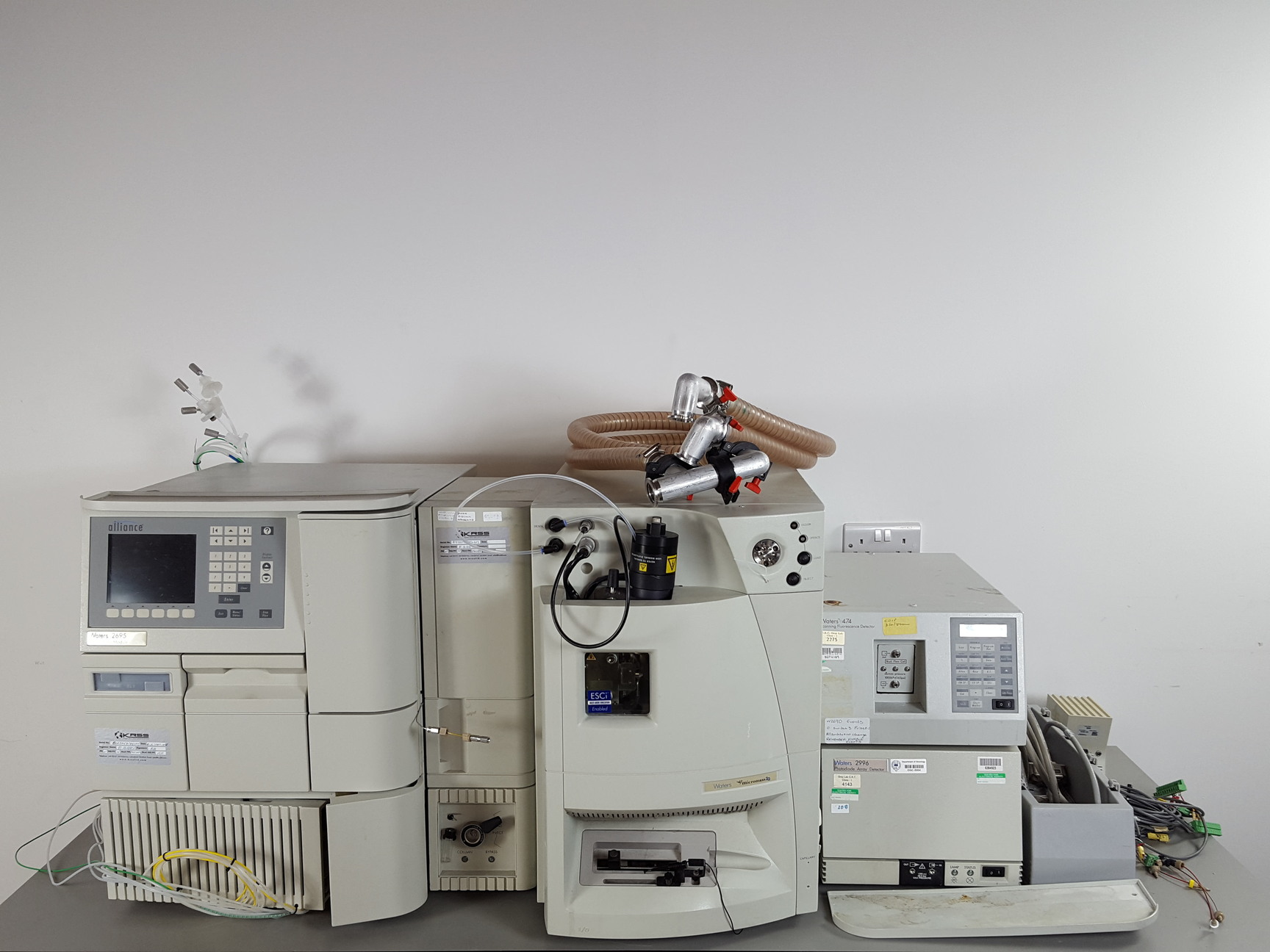 Image of Waters Alliance 2695, 474 FLD & 2996 PDA Detector, Micromass Single Quad ZQ HPLC