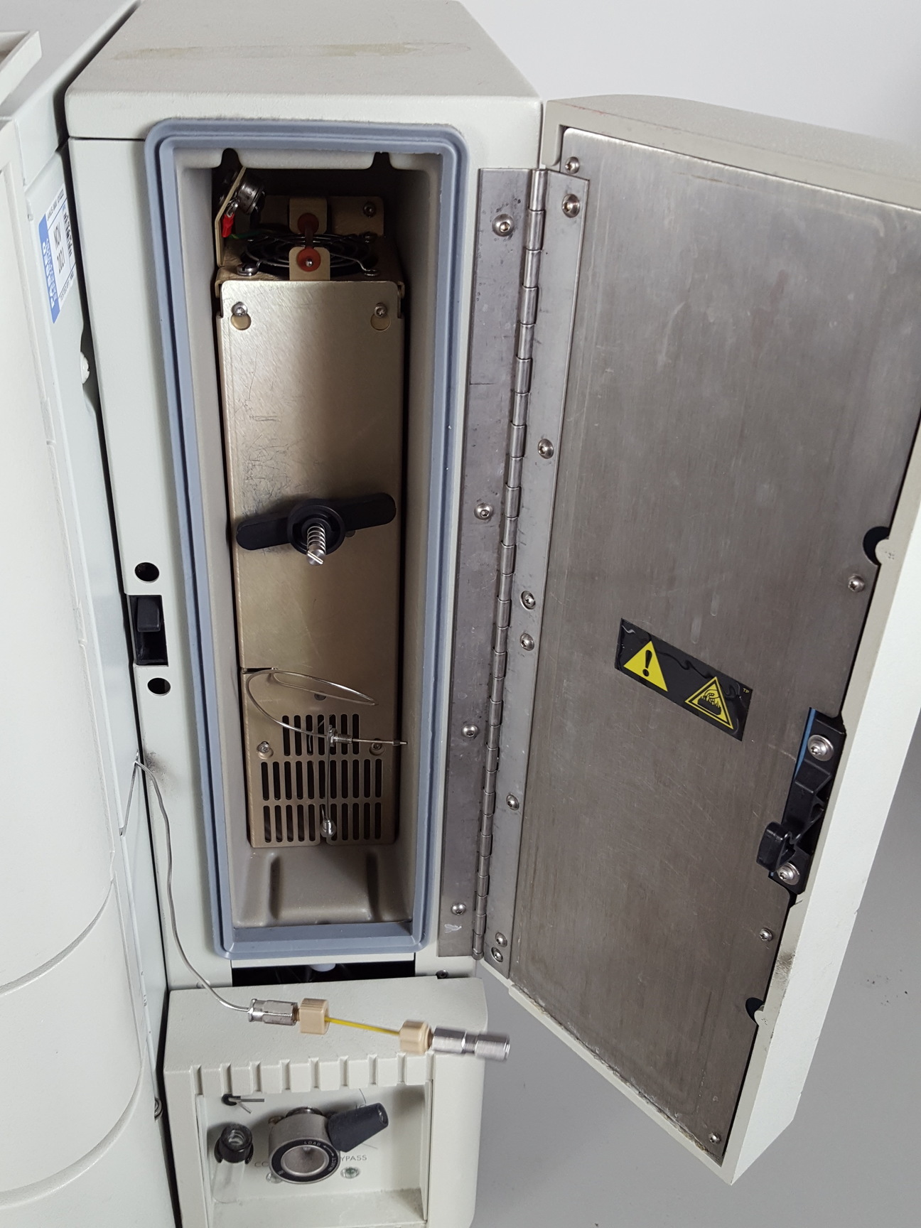 Image of Waters Alliance 2695, 474 FLD & 2996 PDA Detector, Micromass Single Quad ZQ HPLC