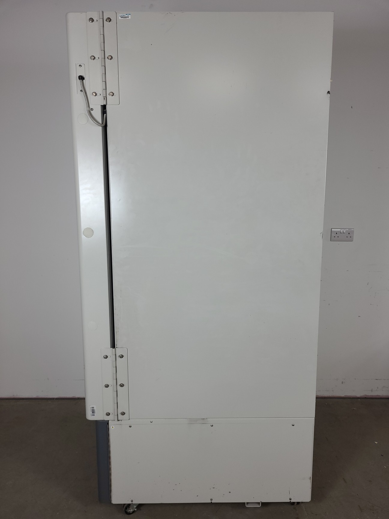 Image of Thermo Scientific Revco EXF -86 Laboratory Freezer Model - 8925 EXF32086V Lab 