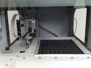 Thumbnail image of Perkin Elmer Series 200 UV/Vis HPLC + HP 1100 G1316A Col Comp Lab