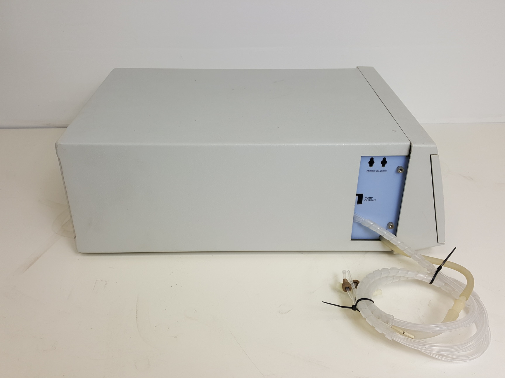 Image of Perkin Elmer Series 200 UV/Vis HPLC + HP 1100 G1316A Col Comp Lab