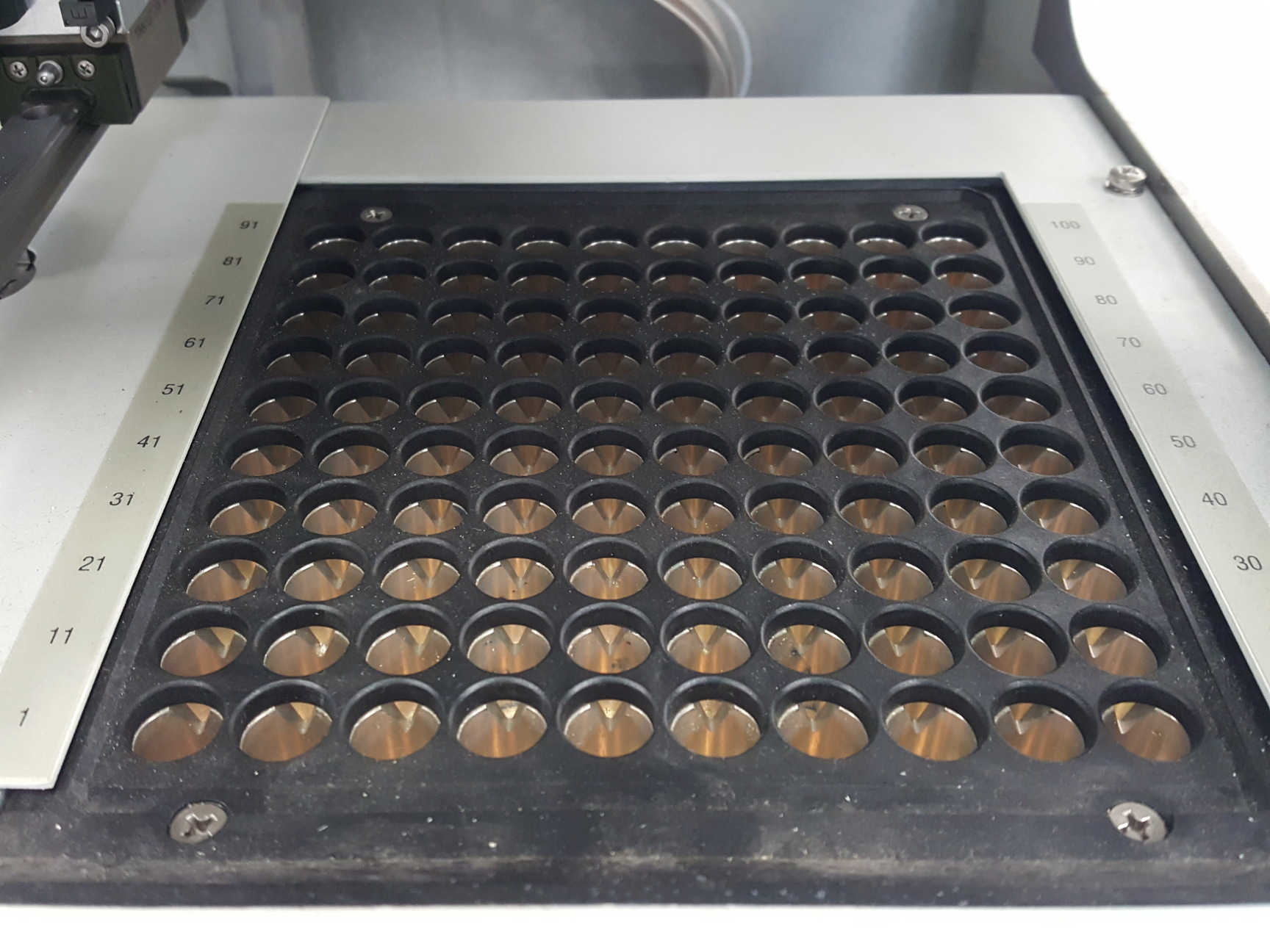 Image of Perkin Elmer Series 200 UV/Vis HPLC + HP 1100 G1316A Col Comp Lab