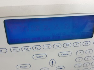 Thumbnail image of Perkin Elmer Series 200 UV/Vis HPLC + HP 1100 G1316A Col Comp Lab