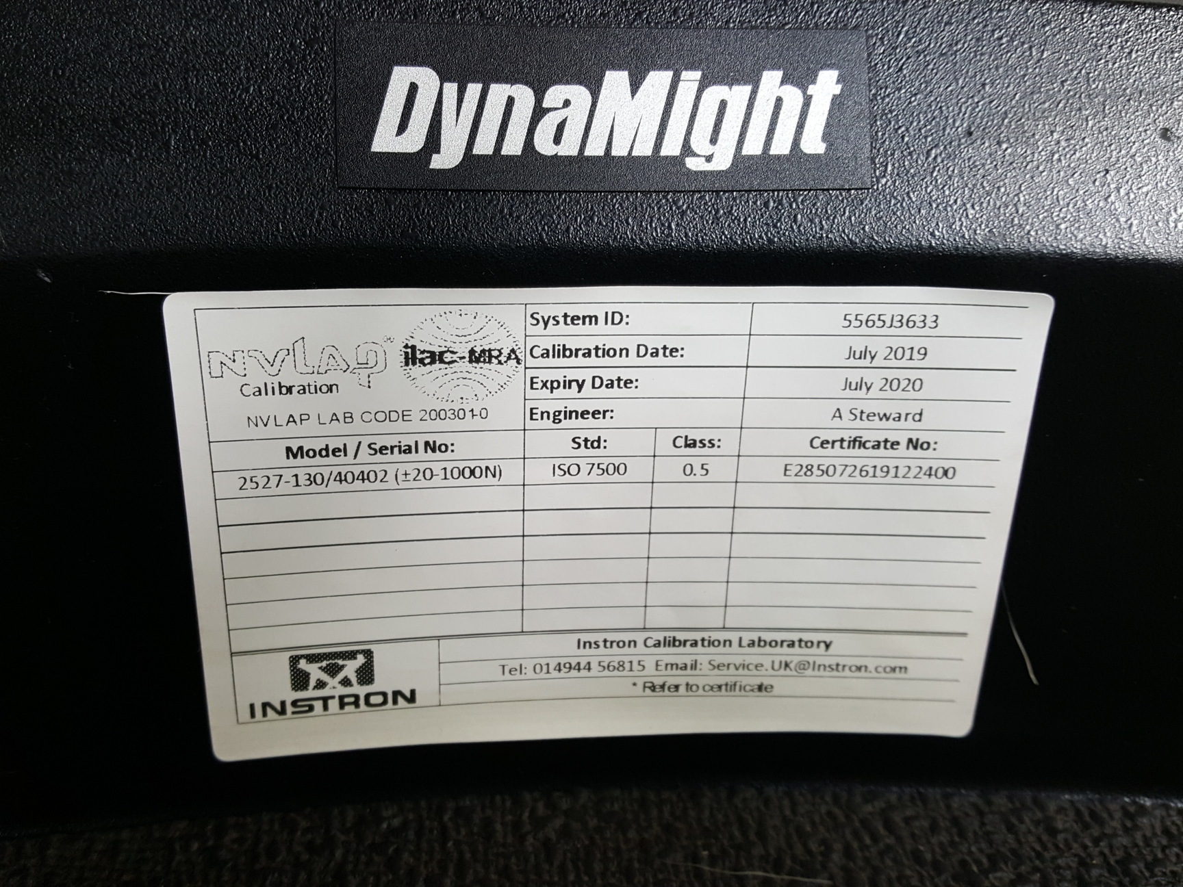 Image of Instron 8841 1kN DynaMight Servo Hydraulic Dynamic Test System - Savery Lab