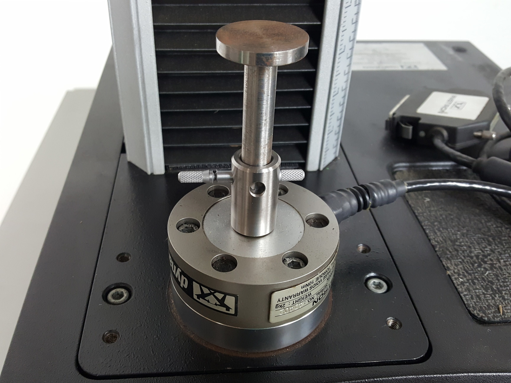 Image of Instron 8841 1kN DynaMight Servo Hydraulic Dynamic Test System - Savery Lab