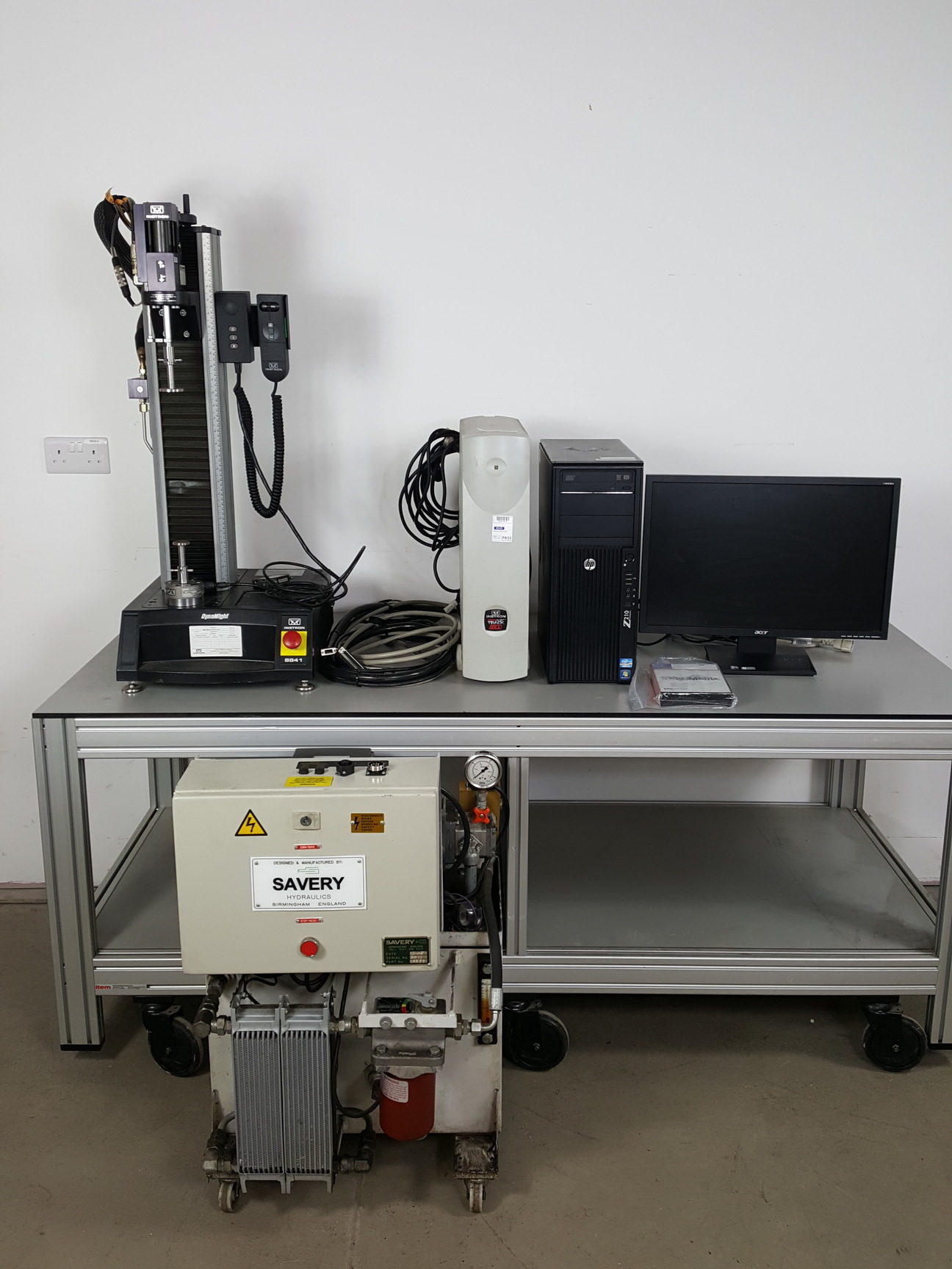Image of Instron 8841 1kN DynaMight Servo Hydraulic Dynamic Test System - Savery Lab