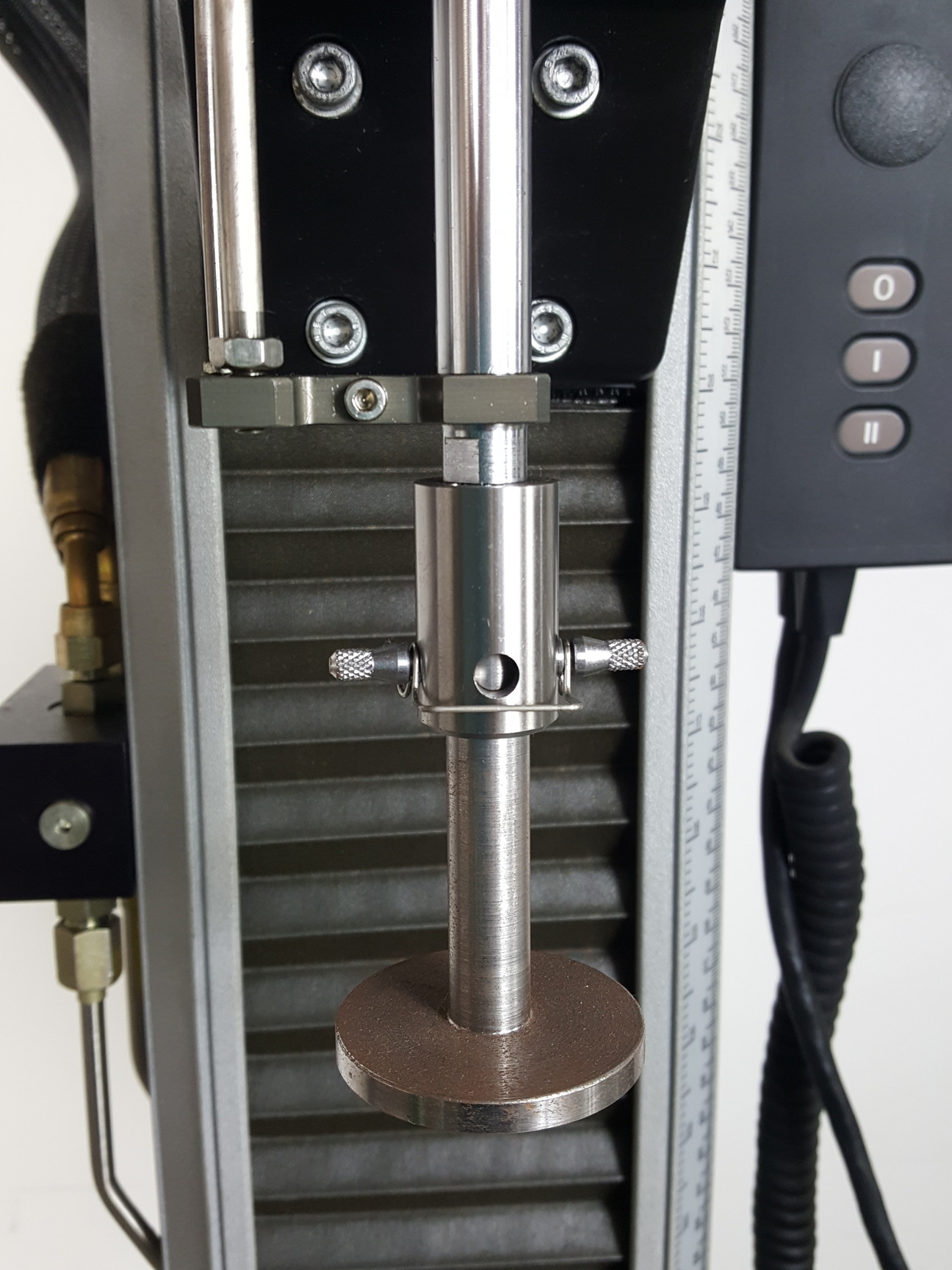 Image of Instron 8841 1kN DynaMight Servo Hydraulic Dynamic Test System - Savery Lab