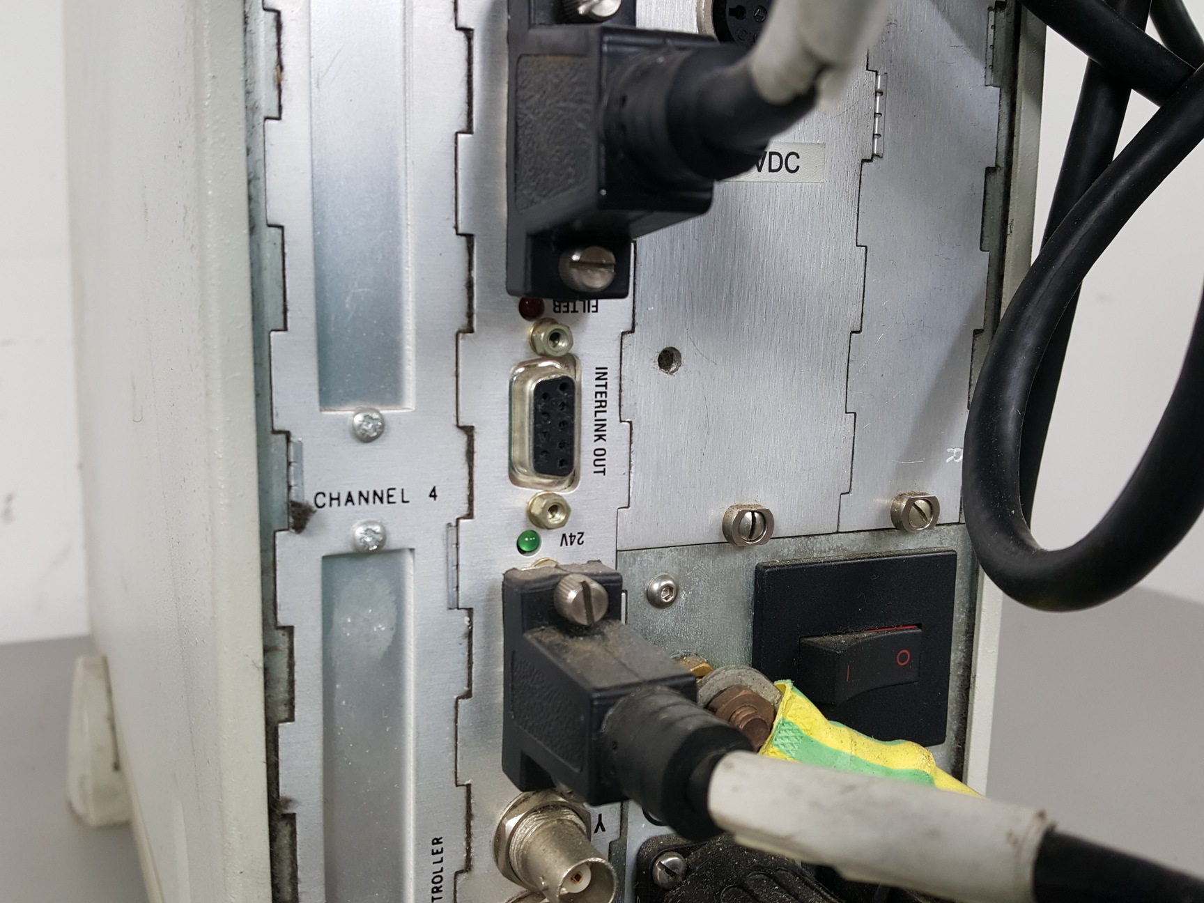Image of Instron 8841 1kN DynaMight Servo Hydraulic Dynamic Test System - Savery Lab