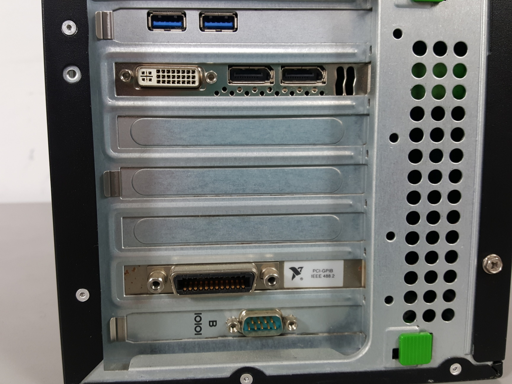 Image of Instron 8841 1kN DynaMight Servo Hydraulic Dynamic Test System - Savery Lab