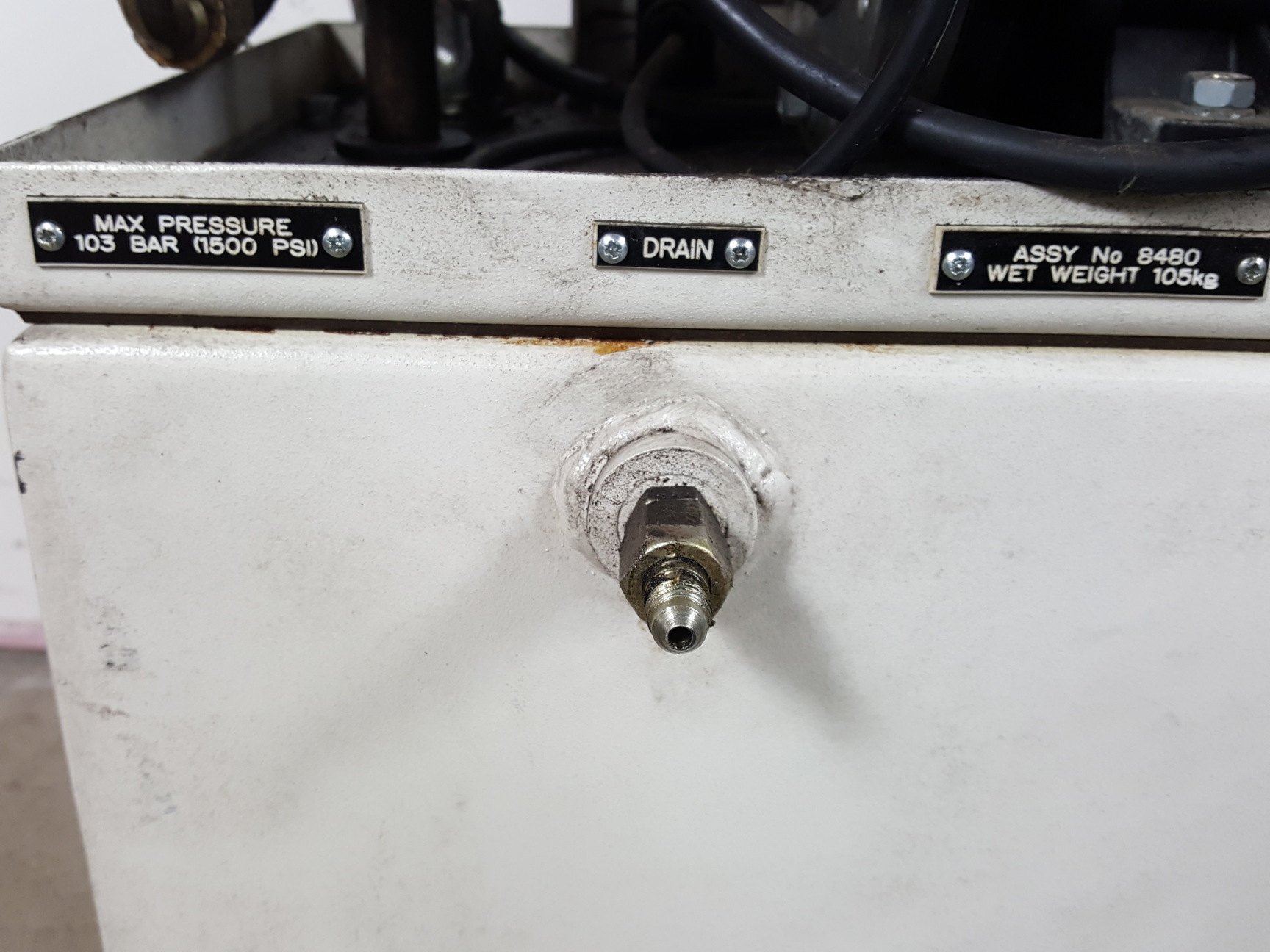 Image of Instron 8841 1kN DynaMight Servo Hydraulic Dynamic Test System - Savery Lab