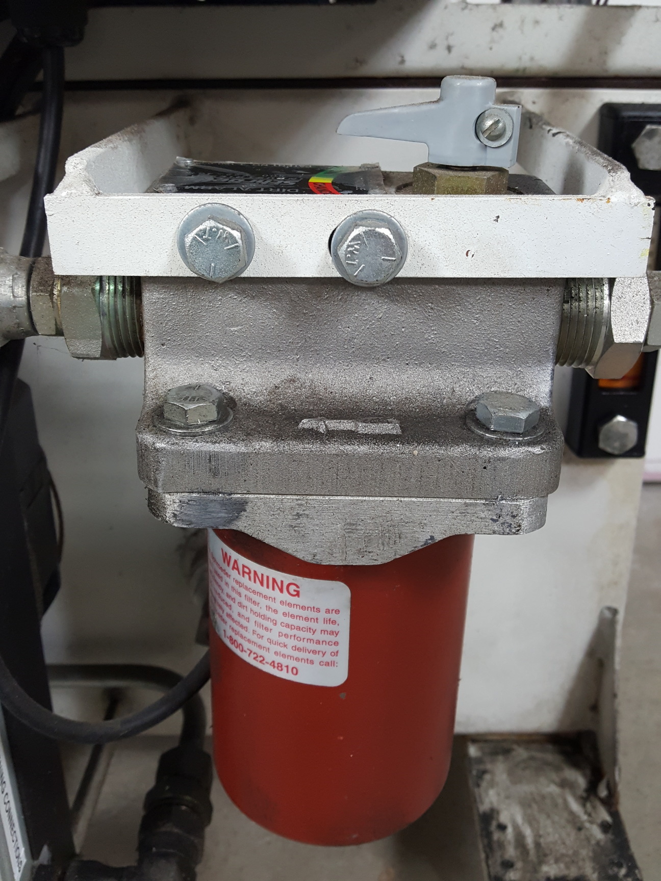 Image of Instron 8841 1kN DynaMight Servo Hydraulic Dynamic Test System - Savery Lab