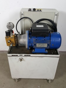 Thumbnail image of Instron 8841 1kN DynaMight Servo Hydraulic Dynamic Test System - Savery Lab