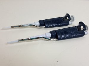 Thumbnail image of 24 x Laboratory Pipettes & Pipettors - Gilson, Integra, Biohit, Nichiryo Lab
