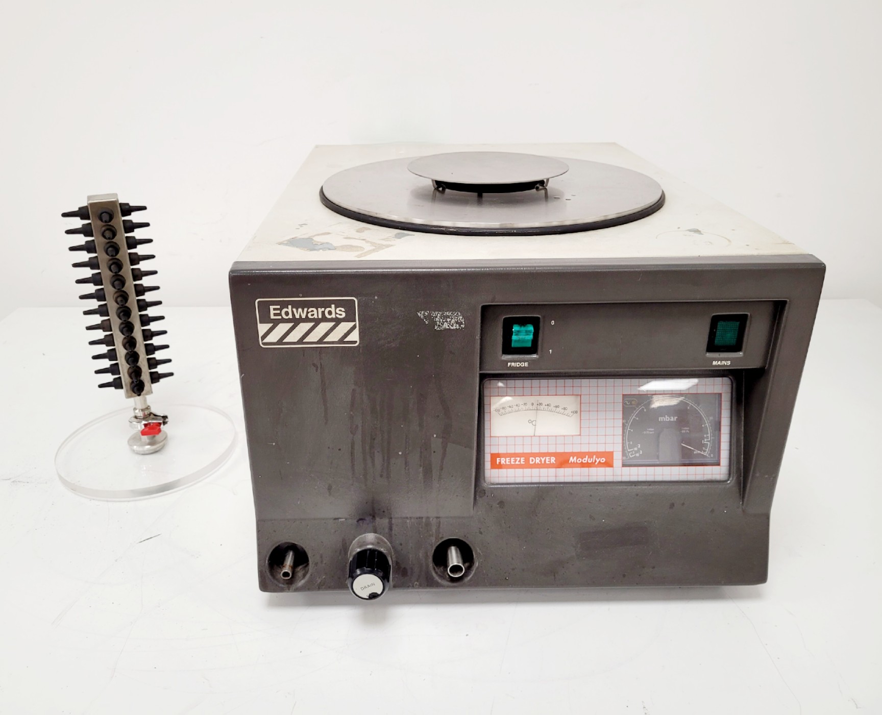 Image of EDWARDS Modulyo 4K Freeze Dryer Lab