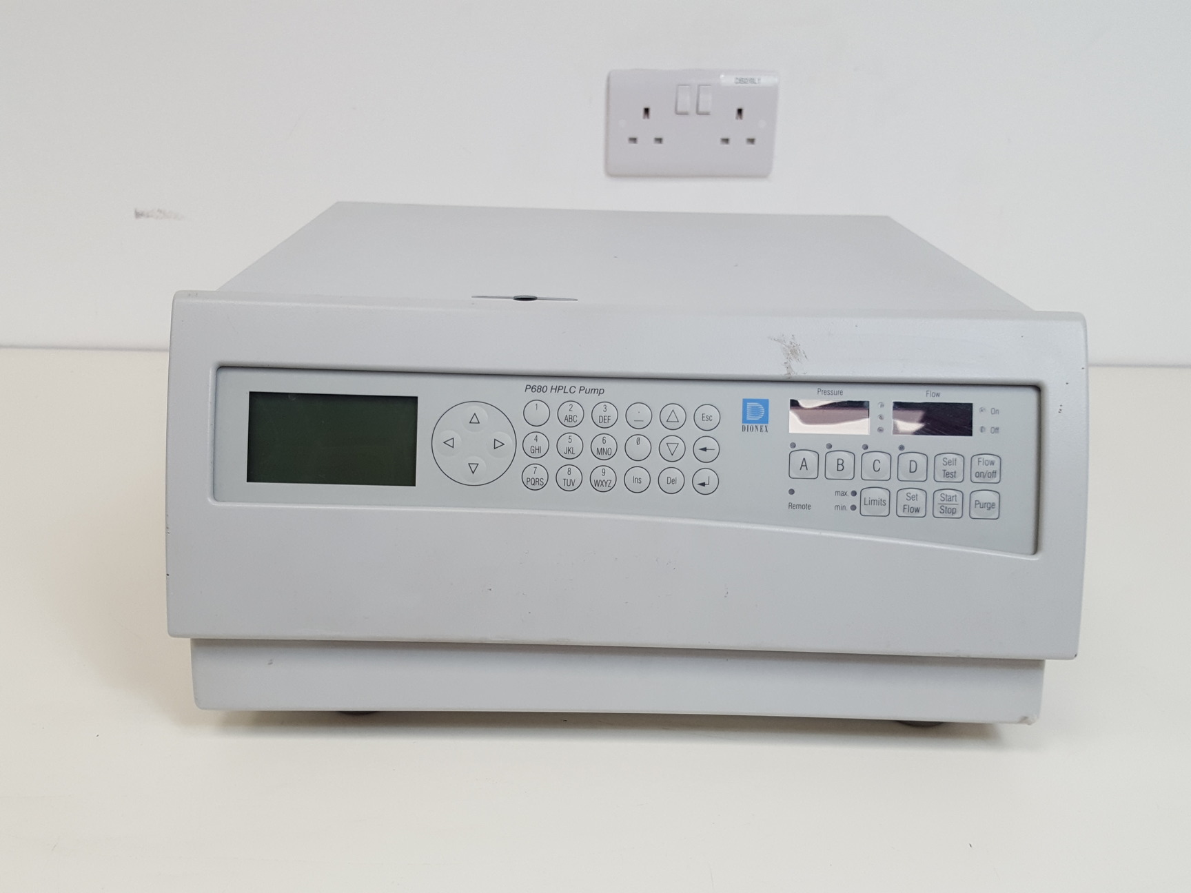 Image of Dionex HPLC System - ASI-100,  P680, TCC-100, PDA-100 Lab