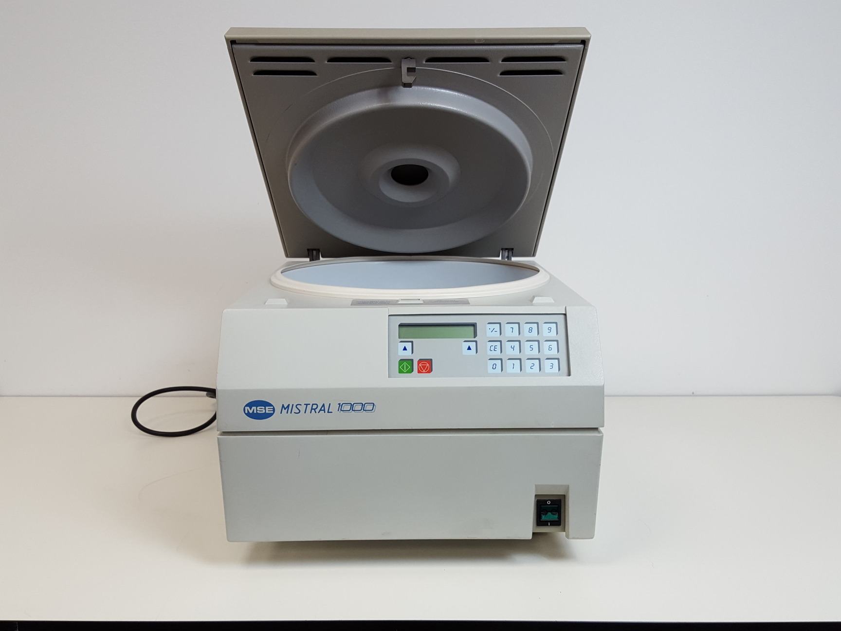 Image of MSE MISTRAL 1000 Laboratory Bench-Top Centrifuge with Rotor 4450rpm Lab