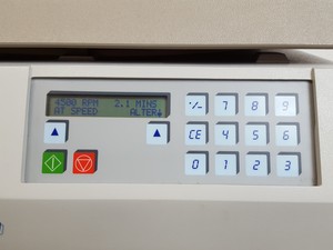 Thumbnail image of MSE MISTRAL 1000 Laboratory Bench-Top Centrifuge with Rotor 4450rpm Lab