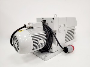 Thumbnail image of Leybold TRIVAC D40B Two Stage Three-Phase Vacuum Pump Lab
