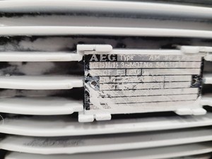 Thumbnail image of Leybold TRIVAC D40B Two Stage Three-Phase Vacuum Pump Lab