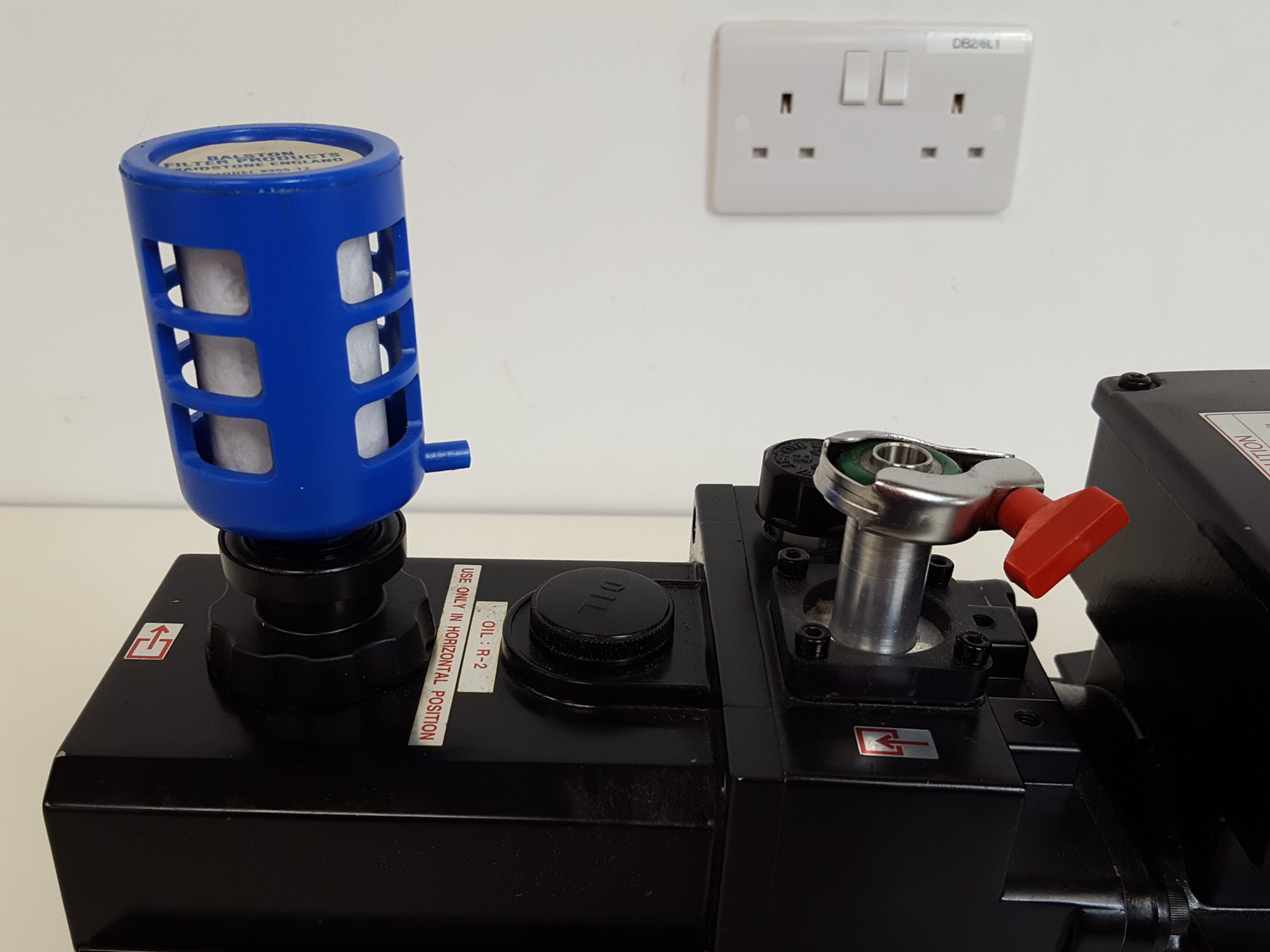 Image of ULVAC Rotary Blade Pump Vacuum Pump Model GLD-040 Lab