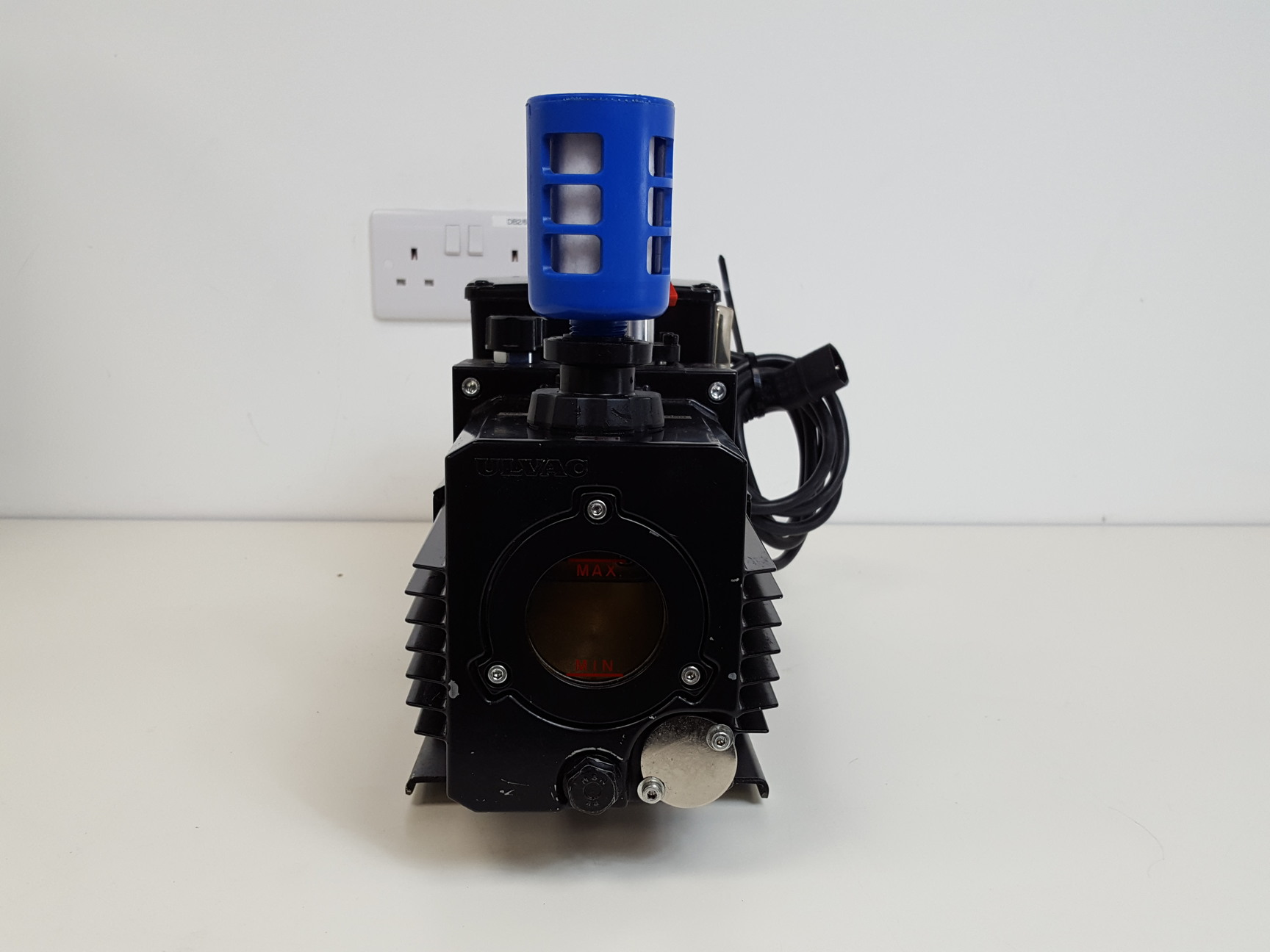 Image of ULVAC Rotary Blade Pump Vacuum Pump Model GLD-040 Lab