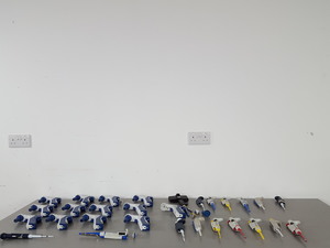 Thumbnail image of Lot of 29 Laboratory Pipettes & Automatic Pipettors - Fisherbrand, Gilson Lab