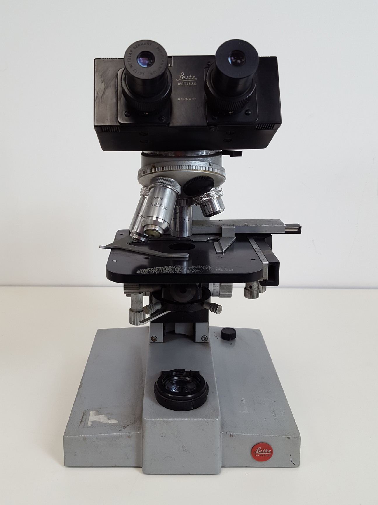 Image of Leitz WETZLAR SM-LUX Type 020-441.003 Binocular Microscope w/ 4 x Objectives Lab