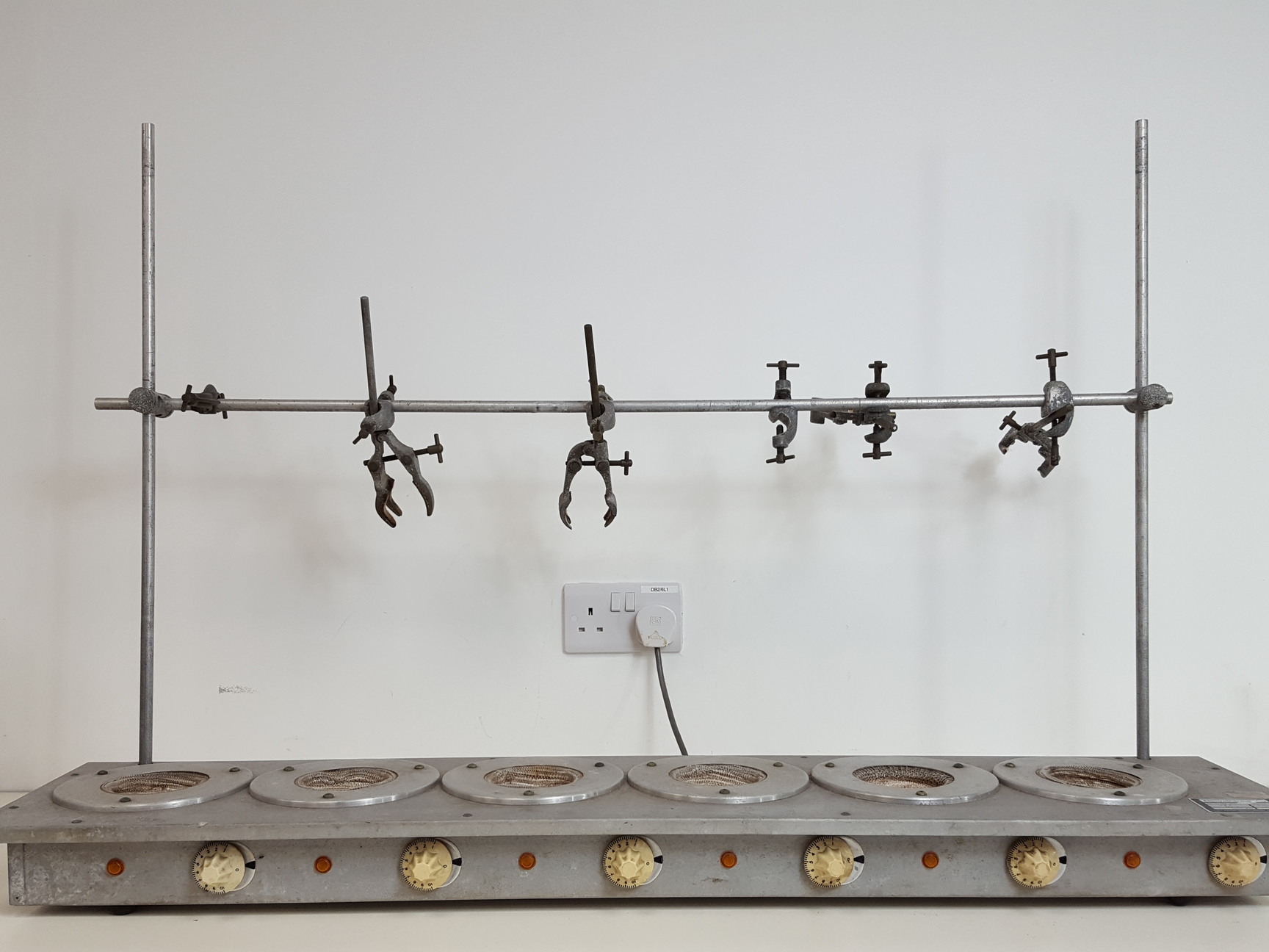 Image of Electrothermal ME 466. 100/150ml Heating Mantle with Bracket & Clamps Lab