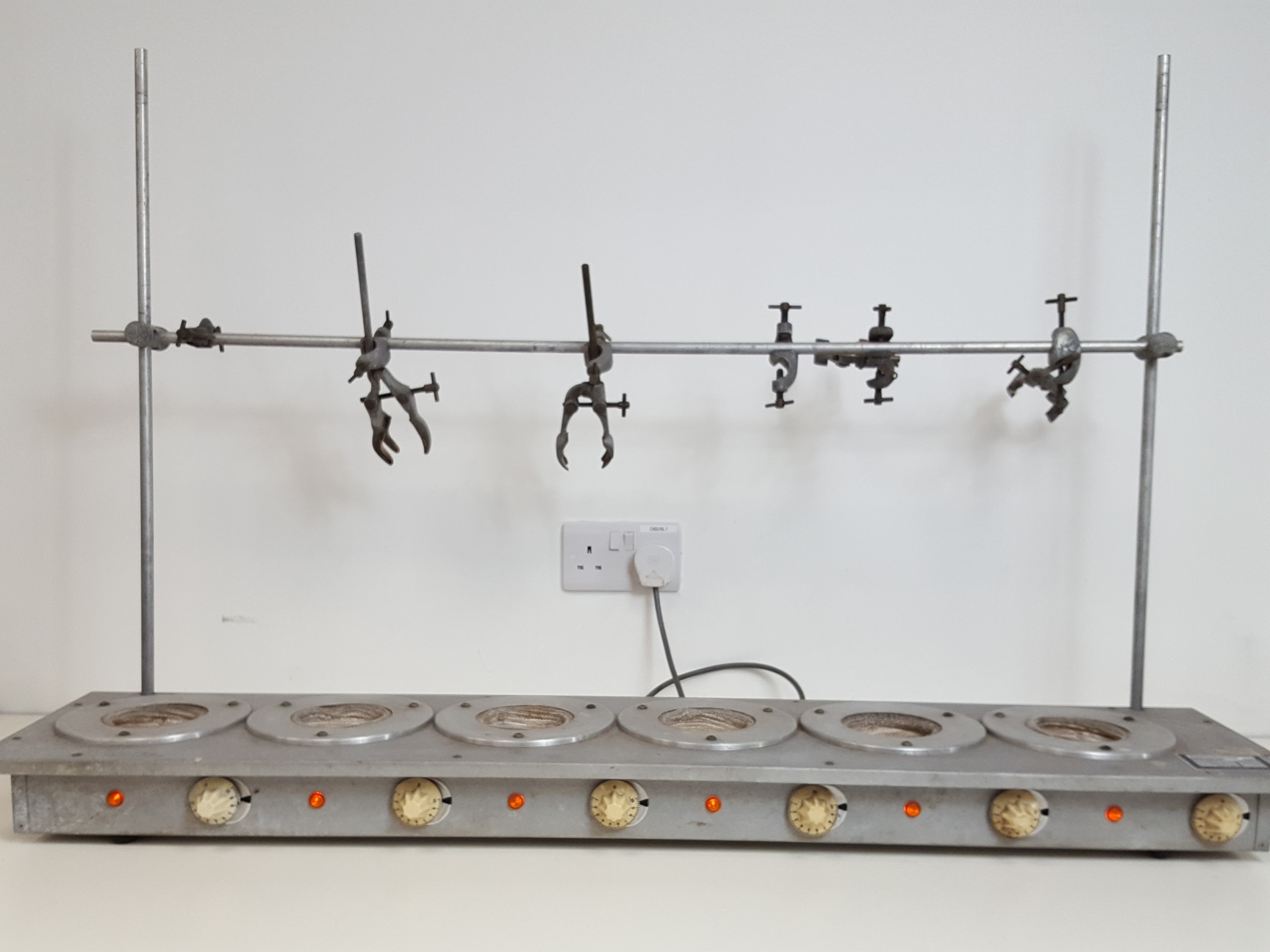 Image of Electrothermal ME 466. 100/150ml Heating Mantle with Bracket & Clamps Lab
