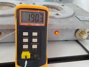 Thumbnail image of Electrothermal ME 466. 100/150ml Heating Mantle with Bracket & Clamps Lab