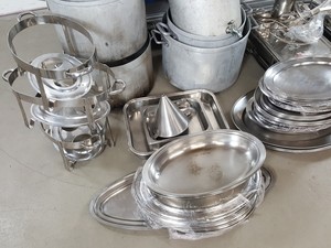 Thumbnail image of Large Lot of Stainless Steel Catering Kitchen Pots, Pans, Dishes, Trays & Bowls