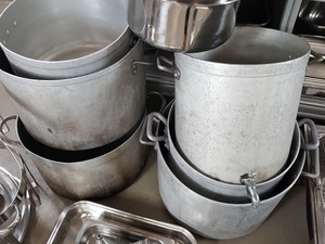 Thumbnail image of Large Lot of Stainless Steel Catering Kitchen Pots, Pans, Dishes, Trays & Bowls