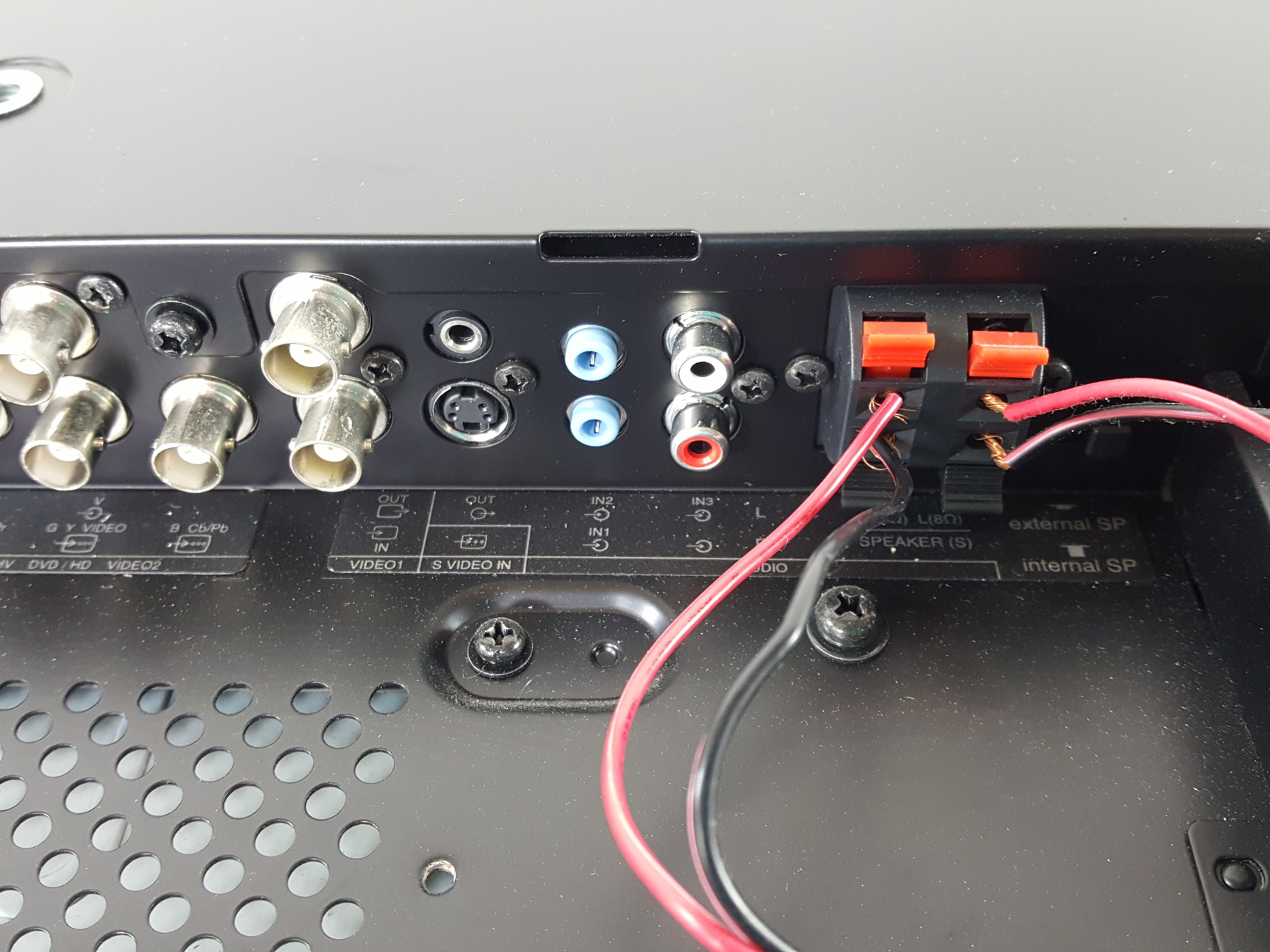 Image of NEC MultiSync P462 46" Monitor Model L46OU6 with 2 x Speakers SP-4046PV