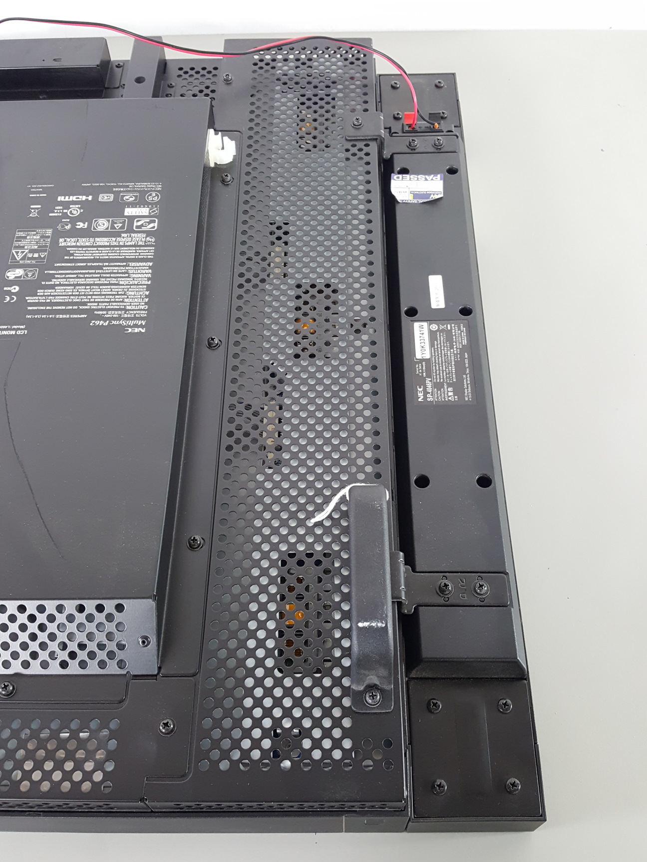 Image of NEC MultiSync P462 46" Monitor Model L46OU6 with 2 x Speakers SP-4046PV