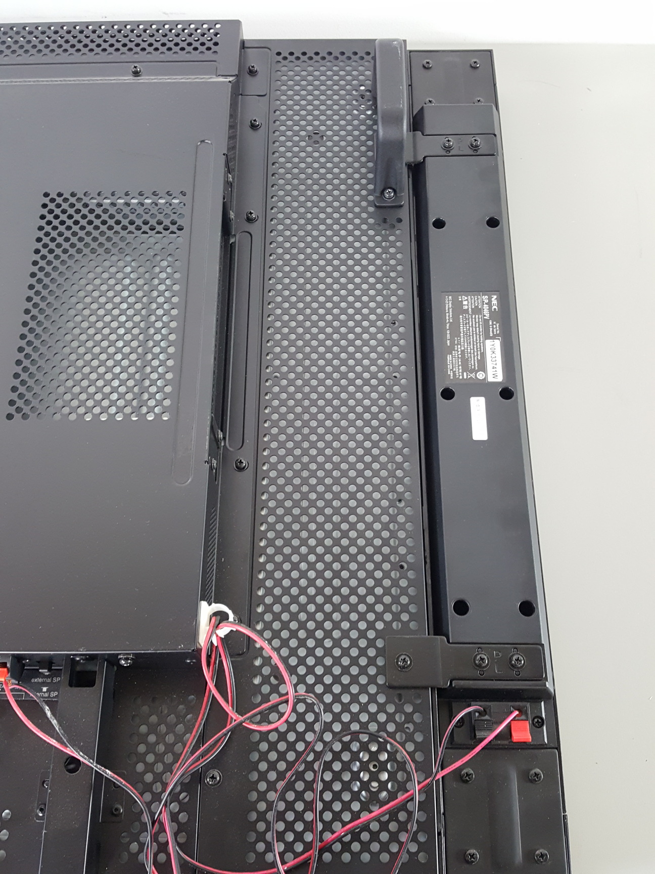 Image of NEC MultiSync P462 46" Monitor Model L46OU6 with 2 x Speakers SP-4046PV