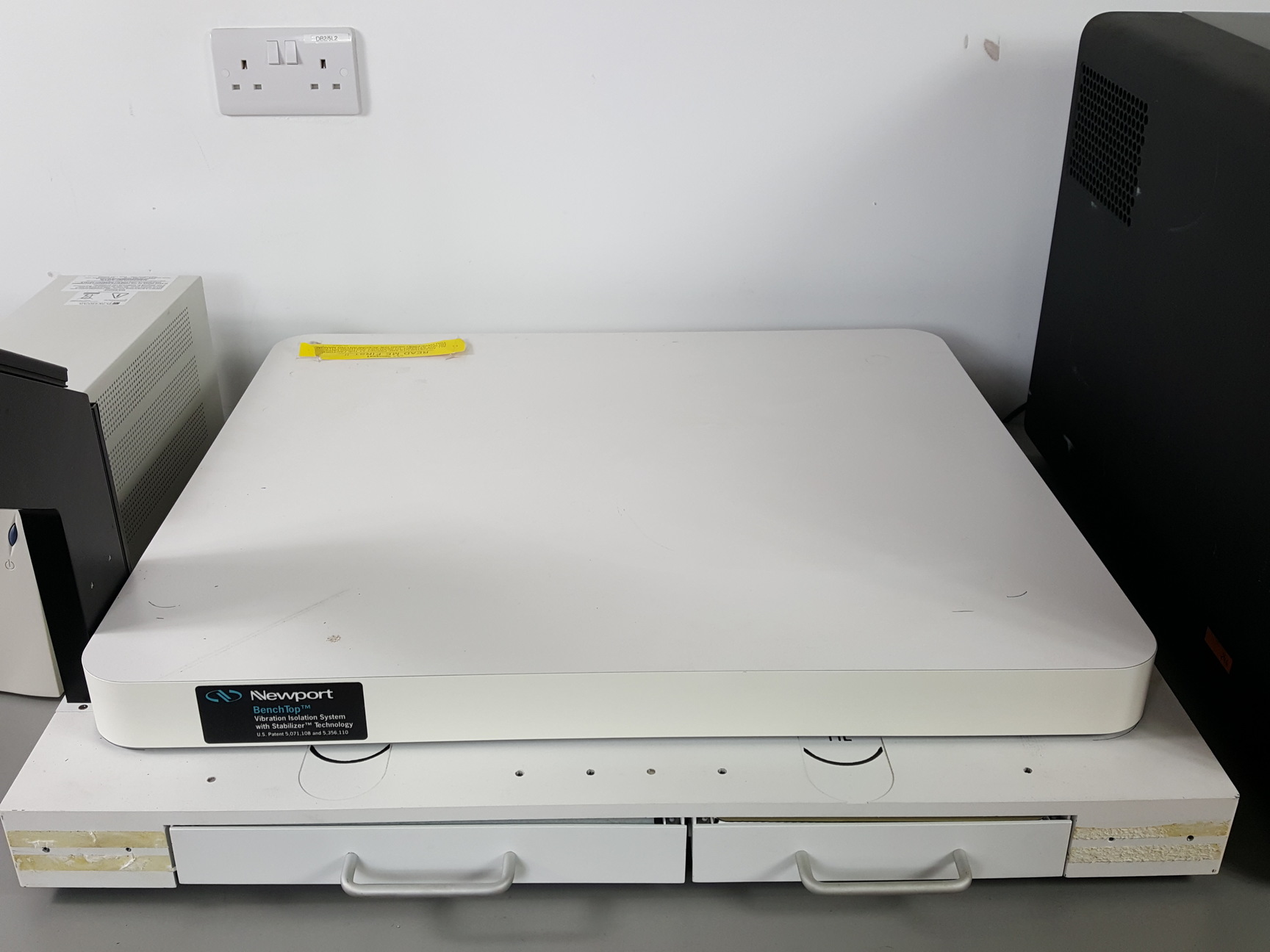 Image of Illumina iScan SY-101-1001 Array Scanner with Newport Isolation System & UPS Lab