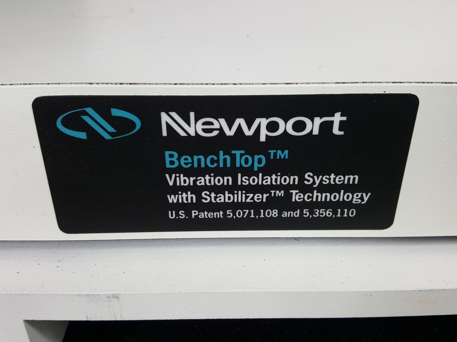 Image of Illumina iScan SY-101-1001 Array Scanner with Newport Isolation System & UPS Lab